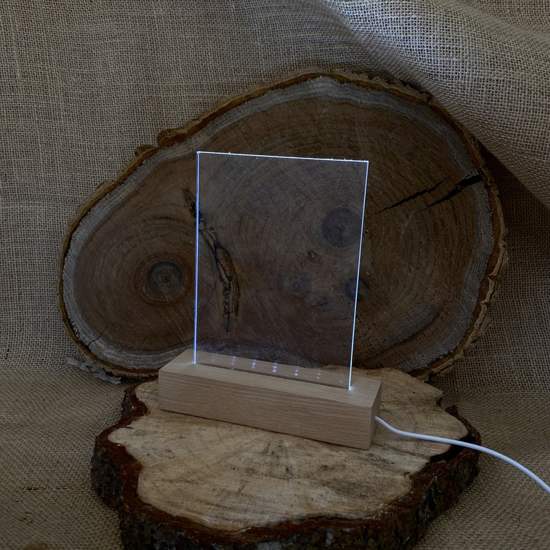 Personalizowana lampka LED z imieniem „Mikołaj patrzy cały rok” – wyjątkowa świąteczna dekoracja dla dziecka